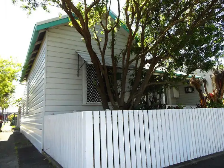 29 Dent Street, Islington NSW 2296