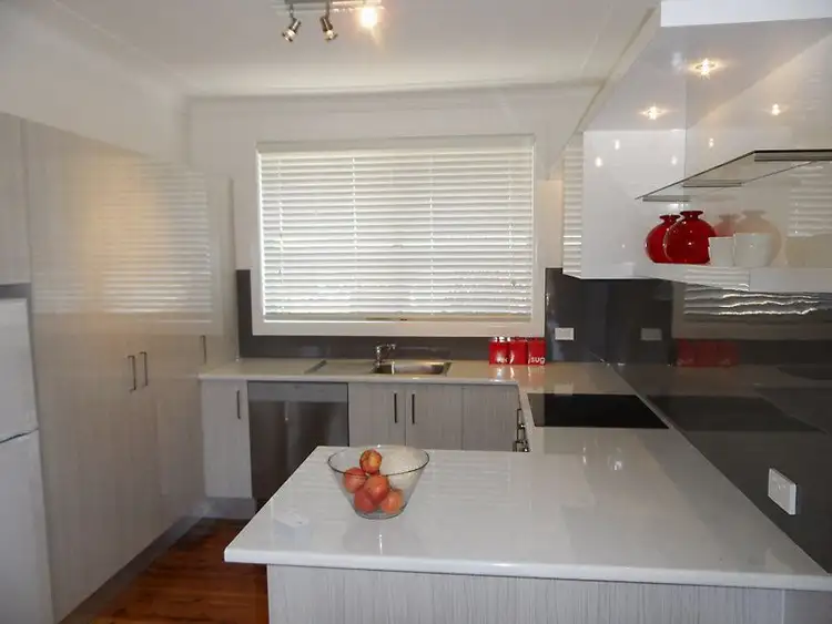 Third view of Homely apartment listing, 6/123 Brooks Street, Bar Beach NSW 2300