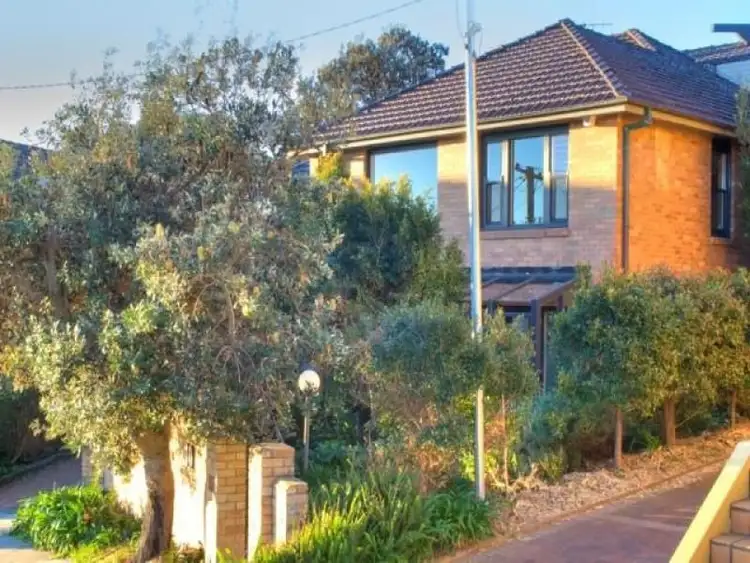 10 Wrightson Avenue, Bar Beach NSW 2300