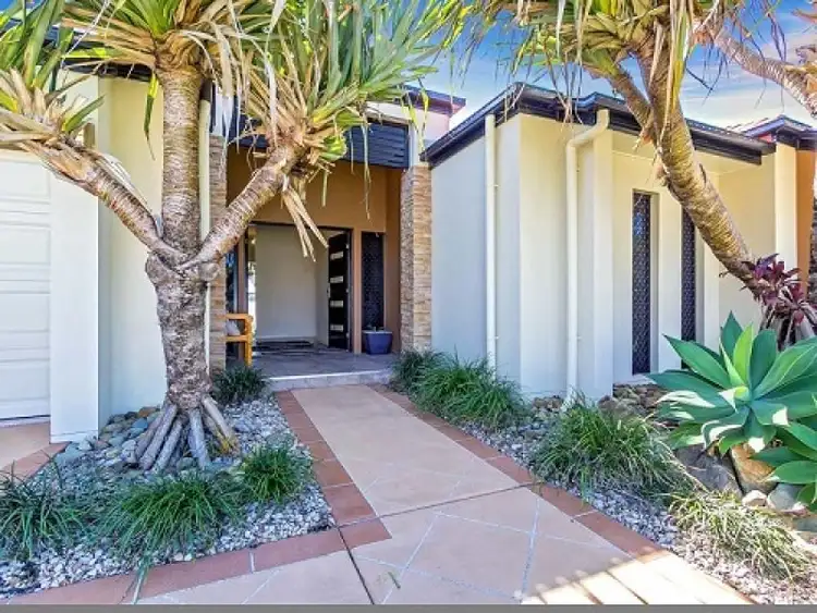 16 Dunebean Drive, Banksia Beach QLD 4507