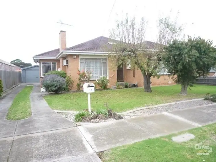 15 Chifley Avenue, Altona VIC 3018