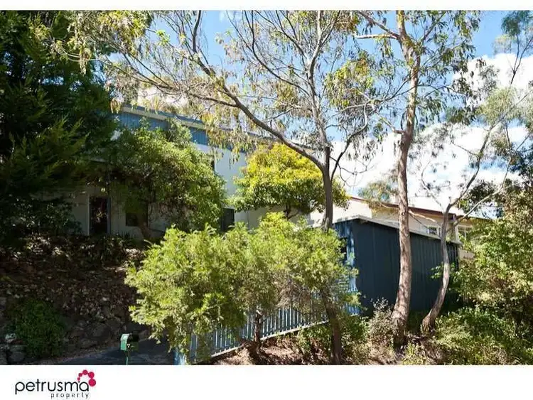 7 Churchill Road, Taroona TAS 7053