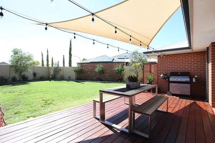26 Januk Turn, South Guildford WA 6055