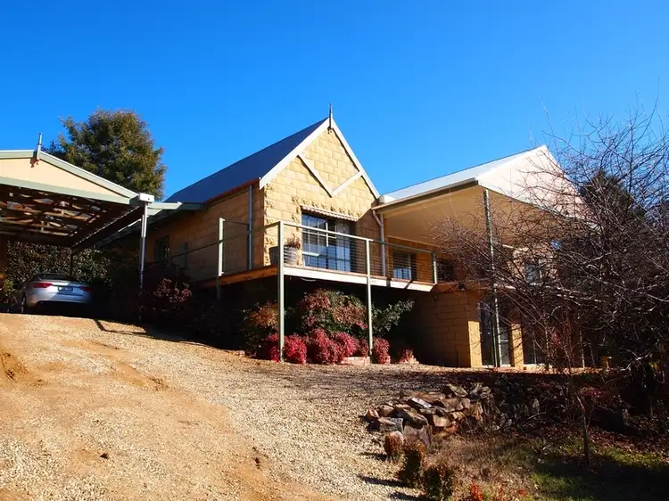 3 James Close, Bright VIC 3741