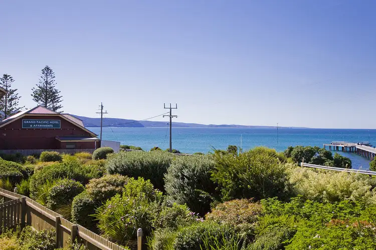 1/2-10 Ocean Road South, Lorne VIC 3232