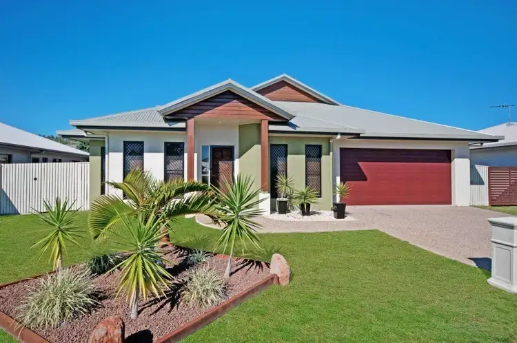 23 Hillock Crescent, Bushland Beach QLD 4818