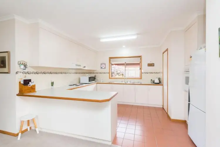 Sixth view of Homely house listing, 1 Flintoff Close, Horsham VIC 3400