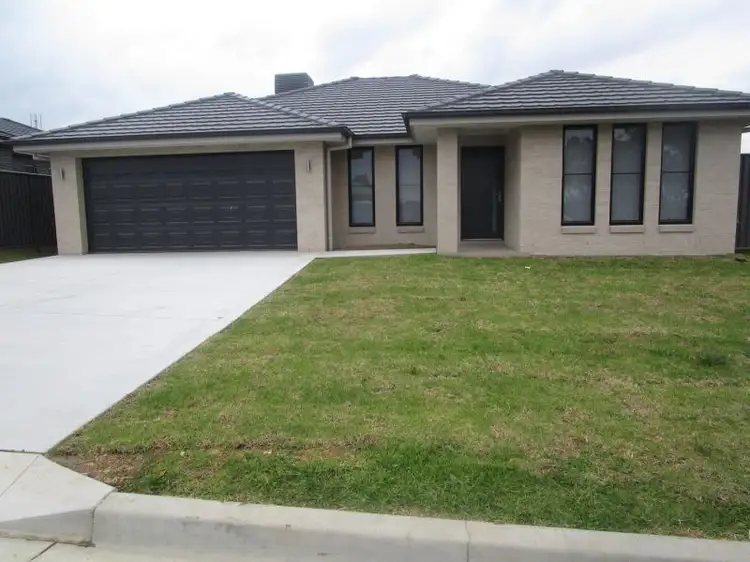 Main view of Homely house listing, 19 Faringdon, North Tamworth NSW 2340