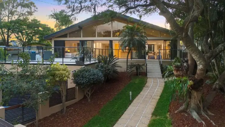 77 Ward Street, Southport QLD 4215