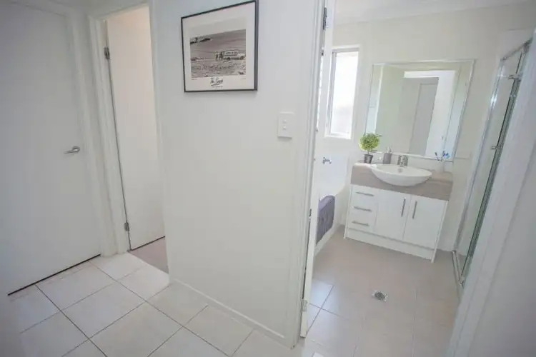 Fifth view of Homely house listing, 4 Hayes Close, Chinchilla QLD 4413