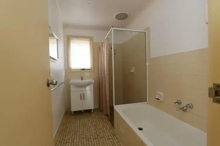 Fifth view of Homely house listing, 1 Smith Drive, Waikerie SA 5330