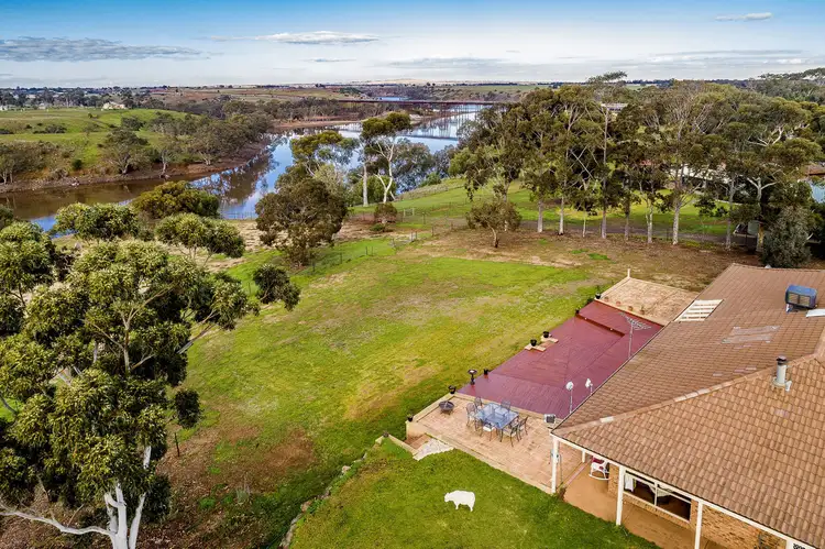 25 Lark Rd, Exford VIC 3338