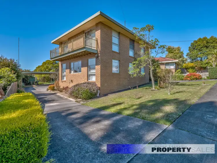 8 Ford Avenue, Newborough VIC 3825