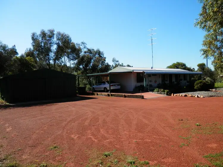 5 Ninth Road, York WA 6302