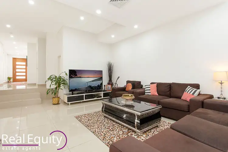 31 Fairfield Road, Woodpark NSW 2164
