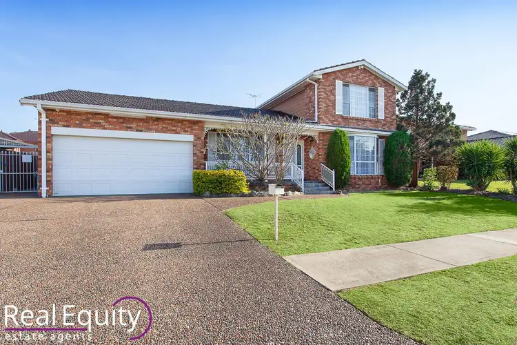 10 Faversham Crescent, Chipping Norton NSW 2170