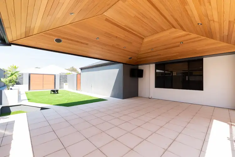 Seventh view of Homely house listing, 8 Risana Close, Madeley WA 6065