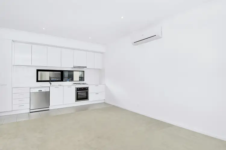 Fourth view of Homely townhouse listing, 33 Crefden Street, Maidstone VIC 3012