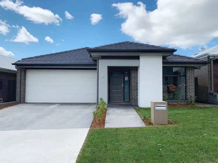 5 Dymock Drive, Calderwood NSW 2527