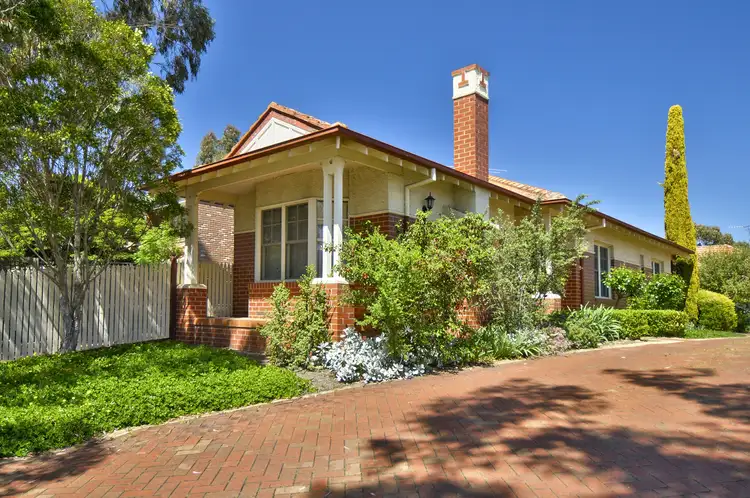 1/2 Wimport Street, Heidelberg VIC 3084
