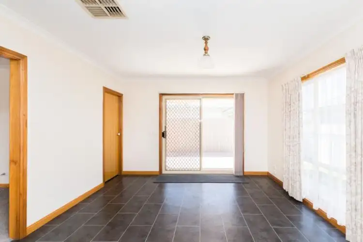 Fifth view of Homely unit listing, 2/13 McPherson Street, Horsham VIC 3400