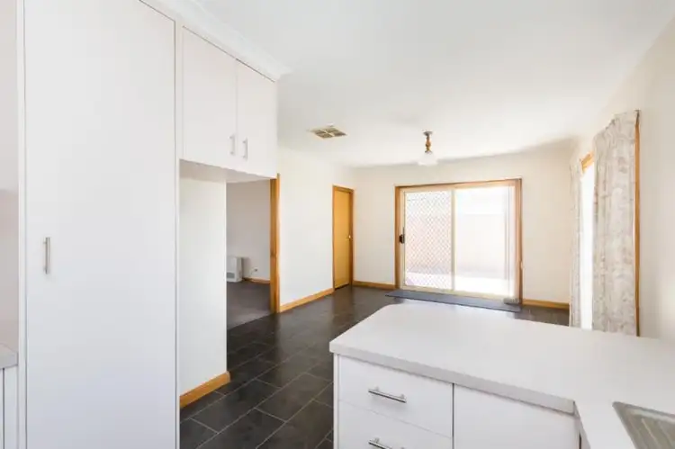 Sixth view of Homely unit listing, 2/13 McPherson Street, Horsham VIC 3400