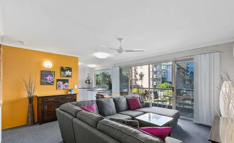 9/383 Esplanade, Torquay QLD 4655