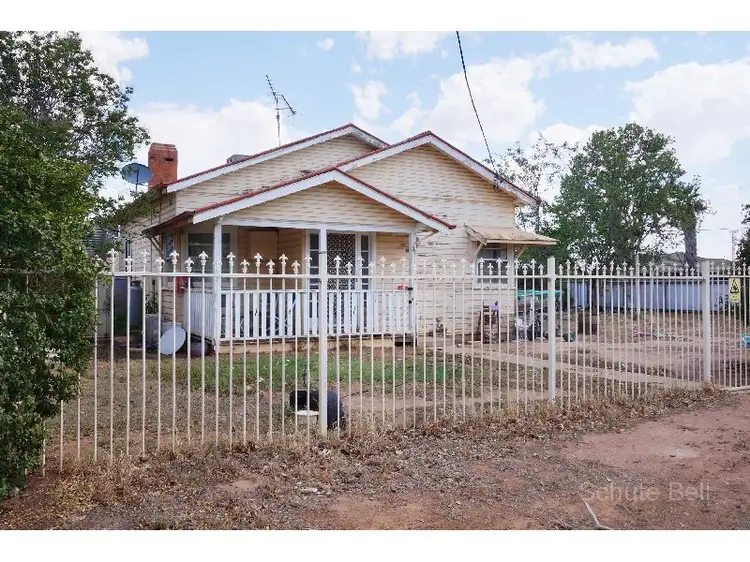 13 Second Ave, Narromine NSW 2821