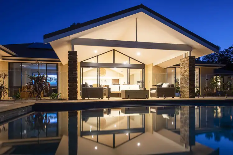 15 Henty Lookout, Roleystone WA 6111