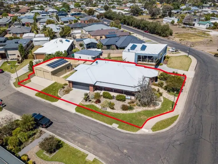 71 Mardon Drive, Horsham VIC 3400