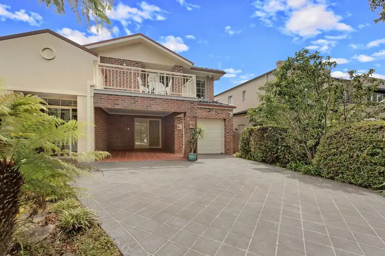 10a Kanoona Avenue, St Ives NSW 2075