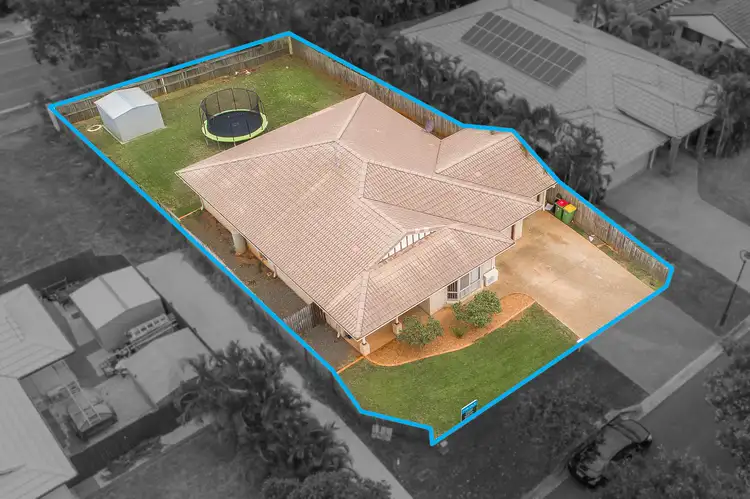 8 Daydream Street, Redland Bay QLD 4165