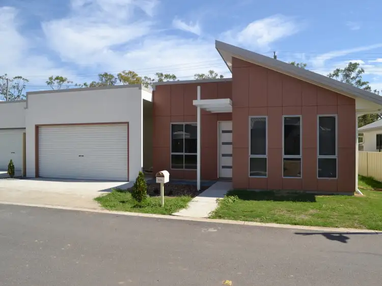 73 Centenary Drive North