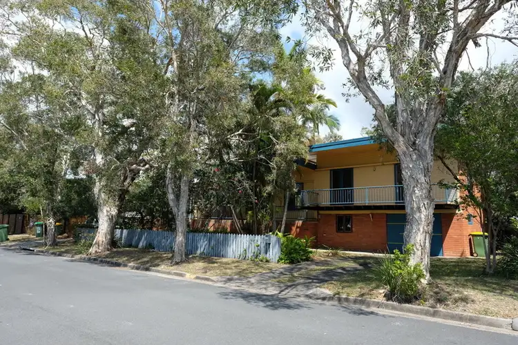 8 Hilltop Street, Labrador QLD 4215