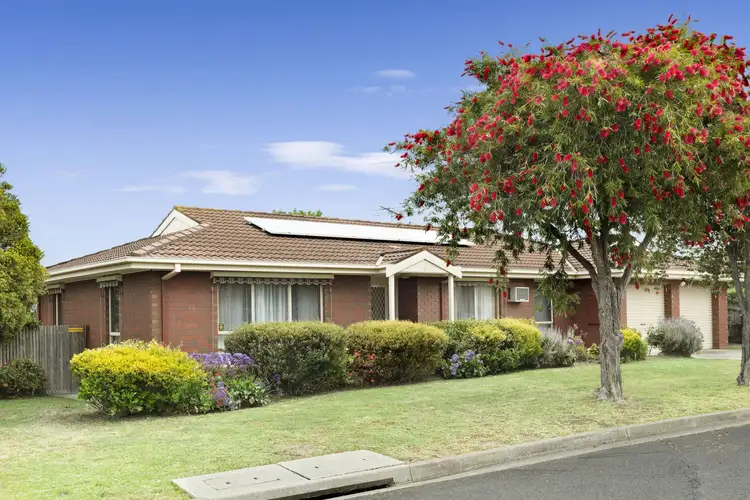 48 Glastonbury Dr, Highton VIC 3216