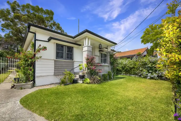 14 Planthurst Rd, Carlton NSW 2218