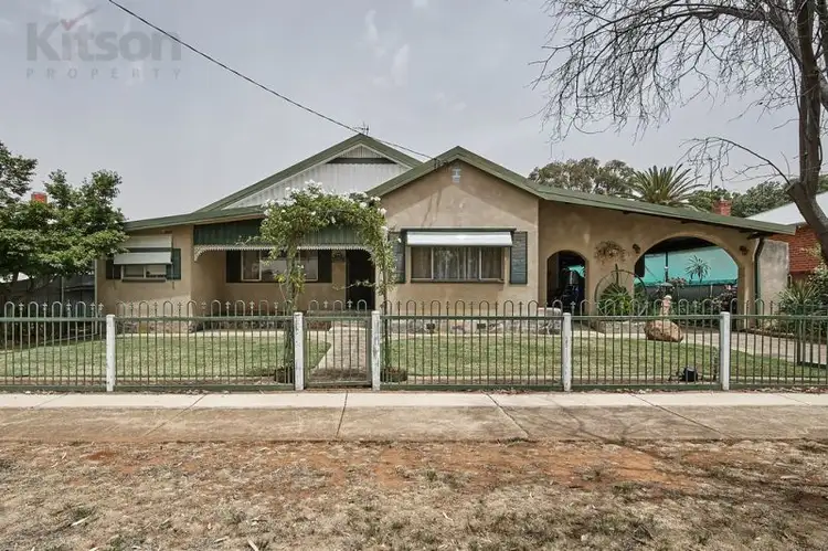 14 Lindsay Street, Turvey Park NSW 2650