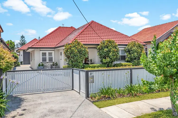 27 Silsoe Street, Hamilton South NSW 2303