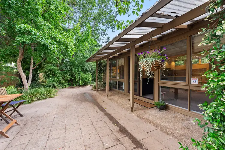 5 Marlee Place, Narrabundah ACT 2604