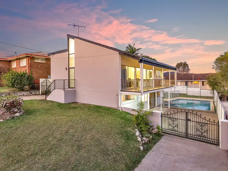 6 Dolphin Street, Macgregor QLD 4109