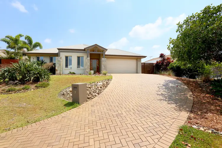 7 Reach Place, Eatons Hill QLD 4037