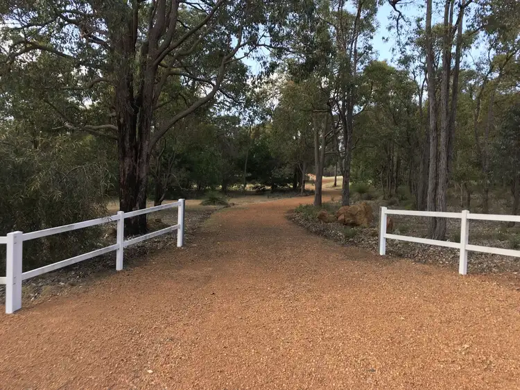 12 Hillwood Grove, Gidgegannup WA 6083
