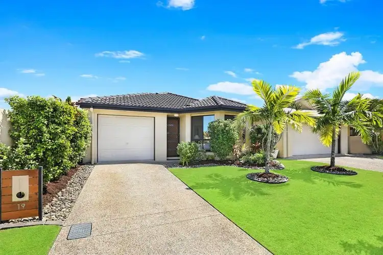 19 Maldives Place, Parrearra QLD 4575