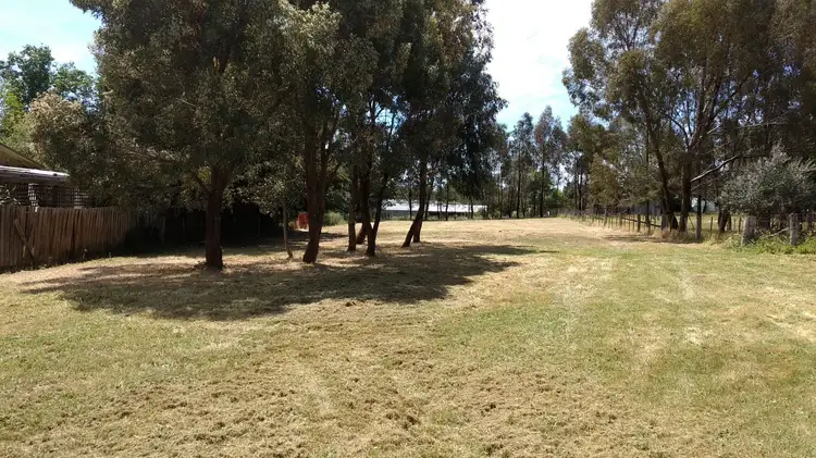27 Fryers St, Guildford VIC 3451