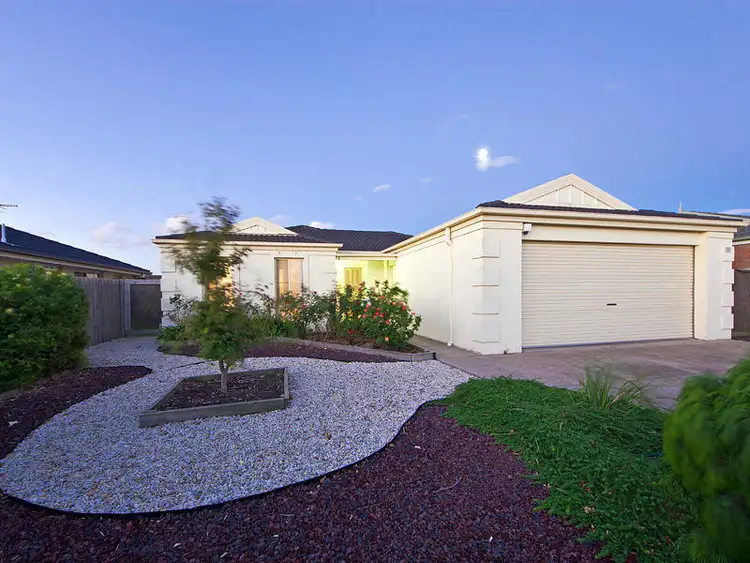 33 Cuthbert Ave, Truganina VIC 3029