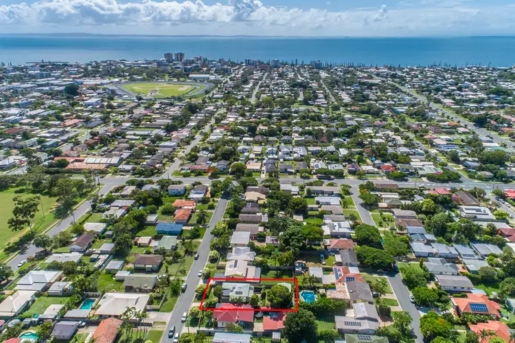17 HIGHLAND STREET, Redcliffe QLD 4020