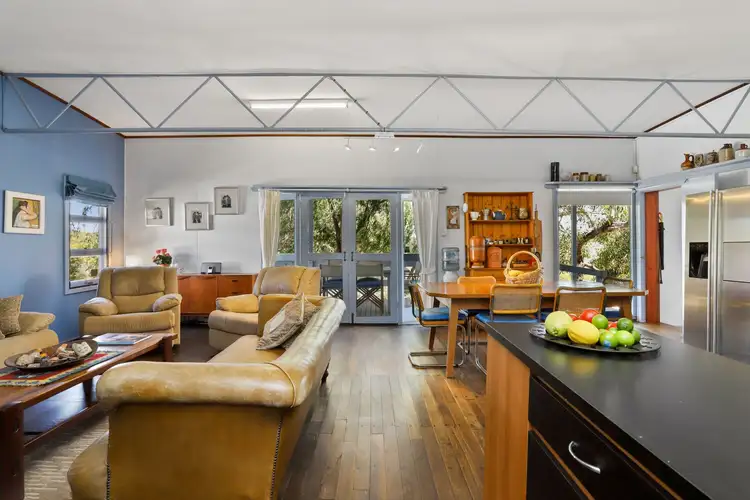 17 Whitfield Street, Guilderton WA 6041