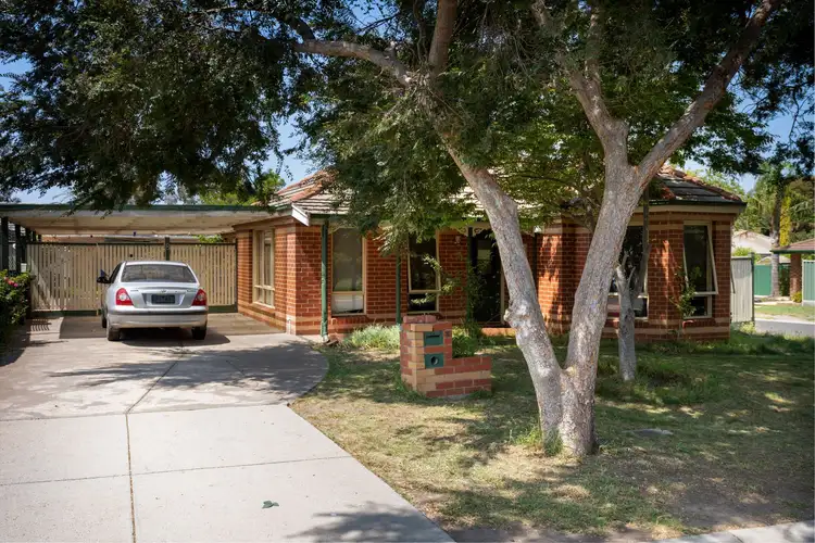 8 Kellett Way, Roxburgh Park VIC 3064