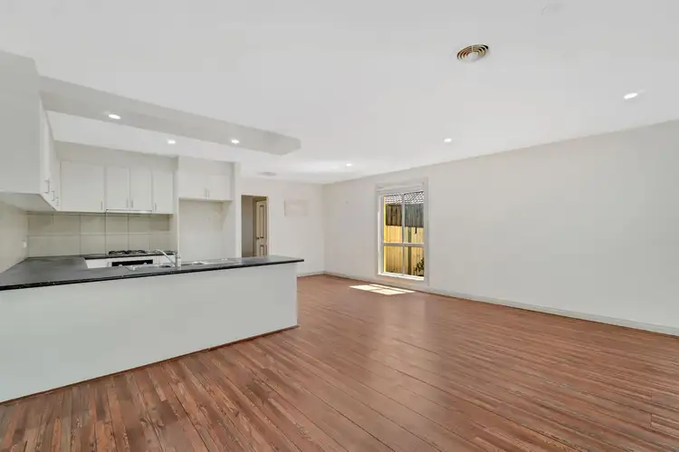 Main view of Homely house listing, 1/6 Calrossie Close, Endeavour Hills VIC 3802