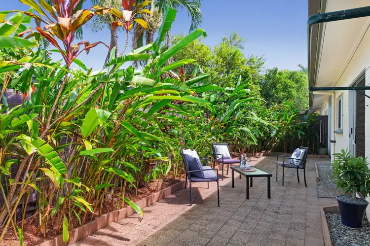 2/8 Brooks Street, Whitfield QLD 4870